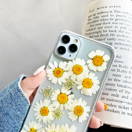 iPhone 12/12 Pro Dry Flower Phone Case - Yellow